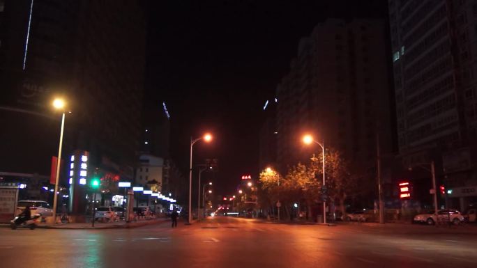凌晨街道-苏醒的城市