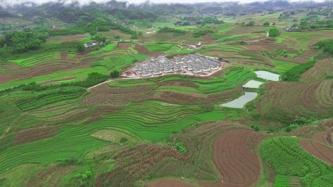 山村扶贫新房修建