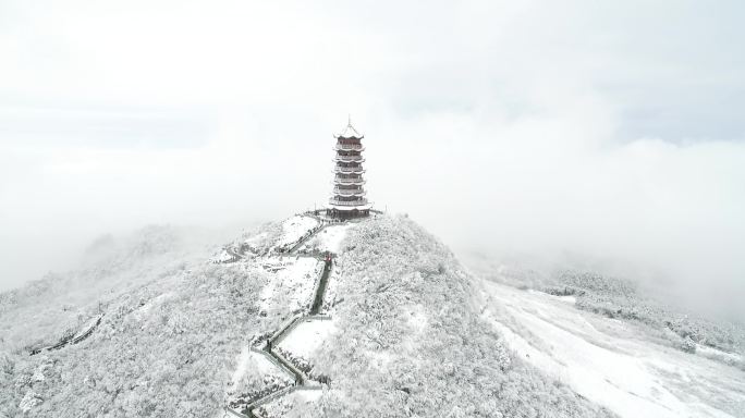 达州巴山大峡谷状元塔罗盘顶