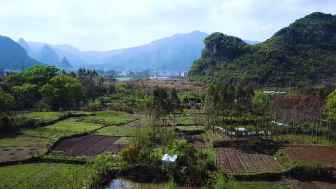 航拍尧山花江农田郊外田埂花江