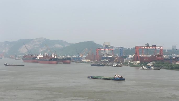 南京长江大桥轮船港口高清素材