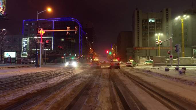 冰雪灯光街道