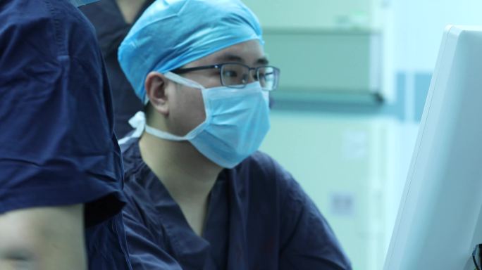 4k拍摄中国医生脑部手术