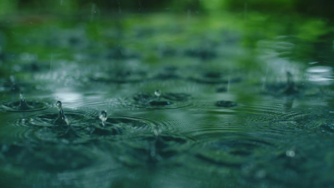 水面水滴雨滴下雨