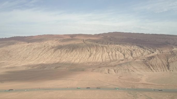 新疆航拍沙漠