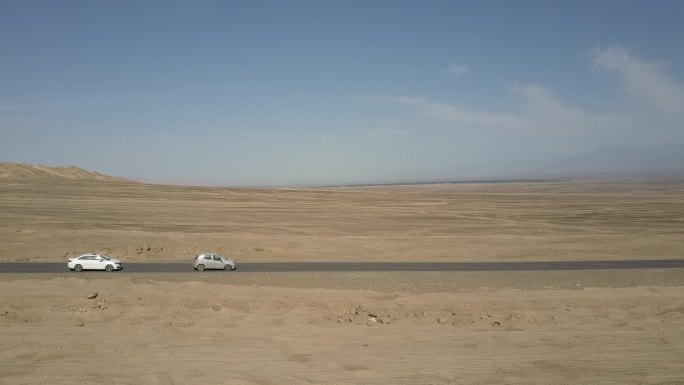 汽车沙漠公路航拍