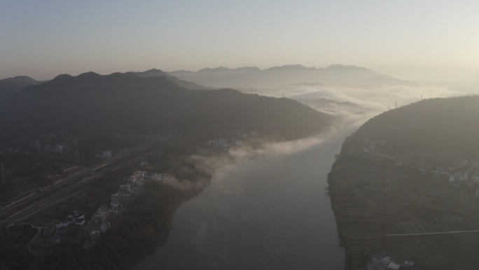 美丽风景清晨云雾日出航拍