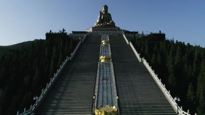 实拍龙口南山大佛