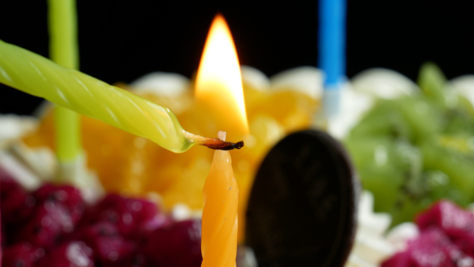 生日蛋糕_吹蜡烛