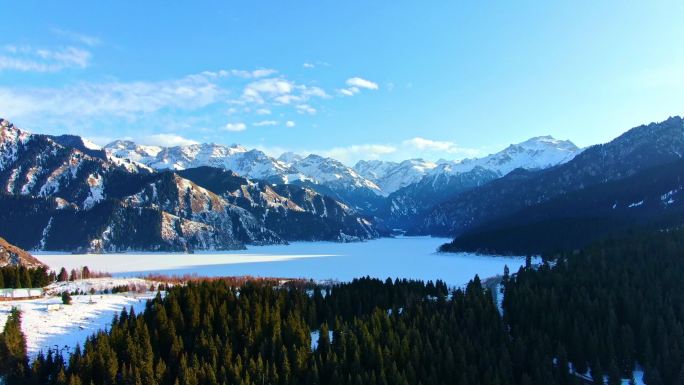 新疆旅游地-天山天池（冬季）