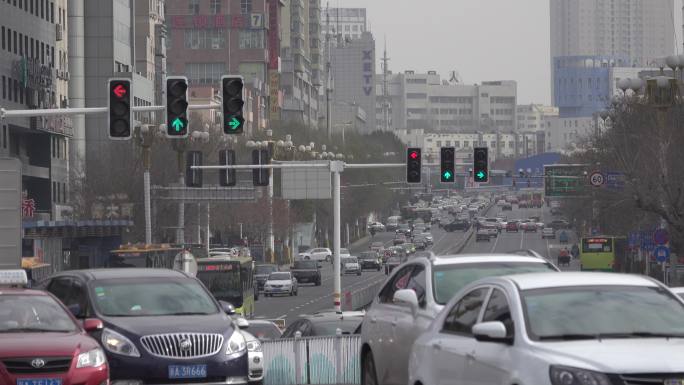 乌鲁木齐西大桥光明路车流