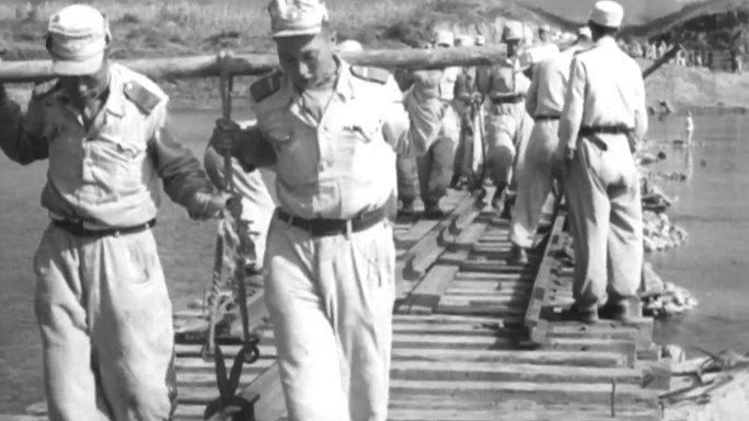 朝鲜战争志愿军铺设铁路