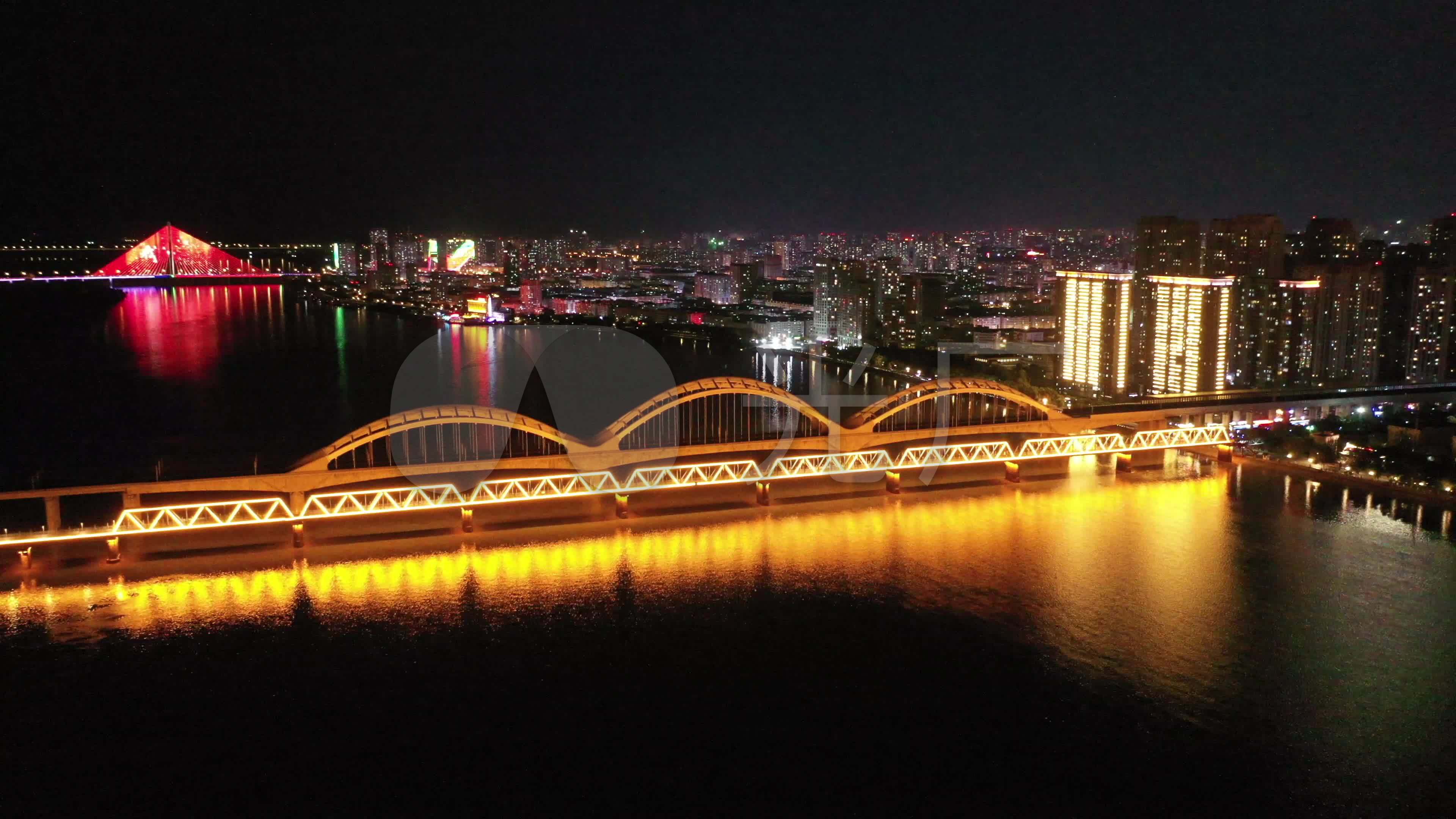 在哈尔滨网红桥看冰城雪景 - 黑龙江首页 -中国天气网
