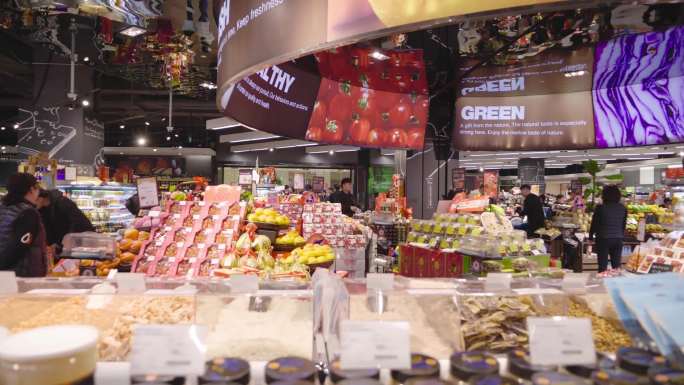 4k进口超市生鲜超市购物视频素材