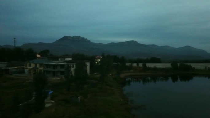 沂蒙山水库的早晨