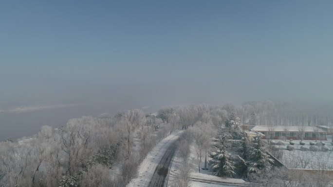 山东济南黄河沿岸雪景