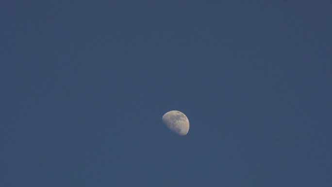 下午到晚上的月亮