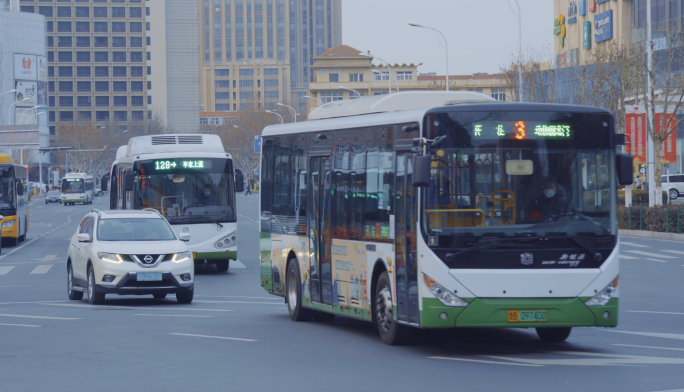 4K公交车-疫情期间公交车空无一人