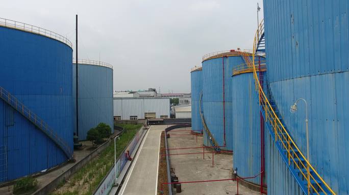 工厂罐体航拍化工生产线