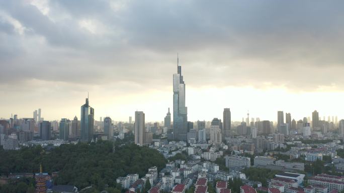南京城市中心紫峰大厦航拍和延时