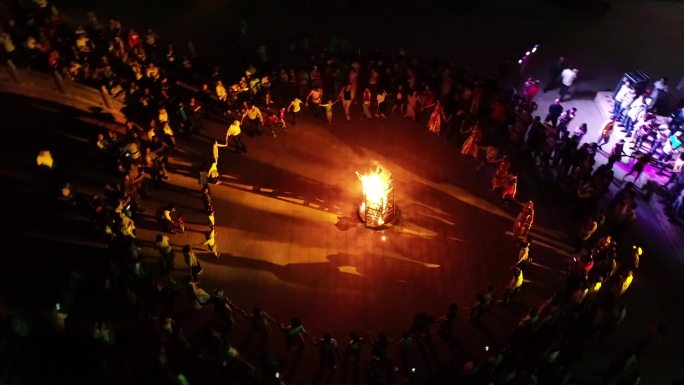 甘肃张掖篝火晚会