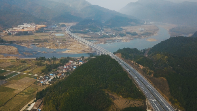 【4K】山间高速公路航拍