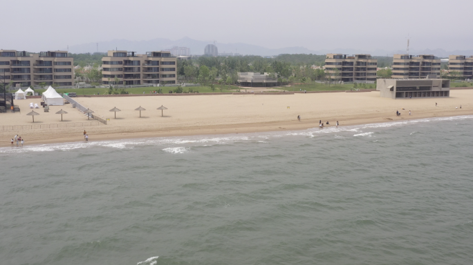 海滩航拍海边北戴河足球场海浪