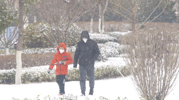 4K冬天下雪-唯美雪景-受疫情影响戴口罩