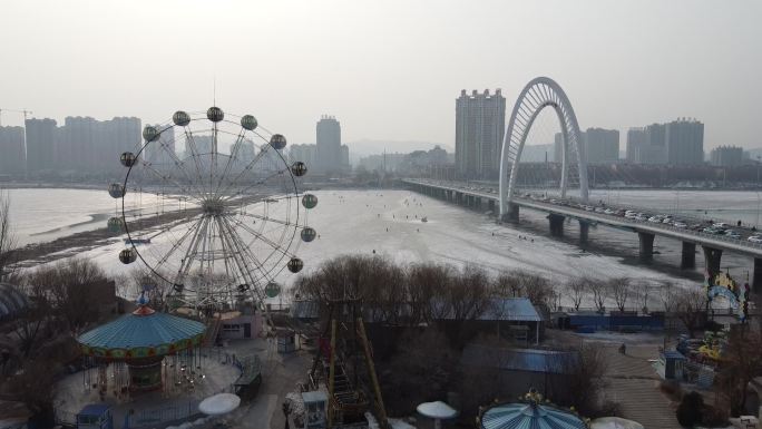 摩天轮云飞大桥水上公园航拍城市