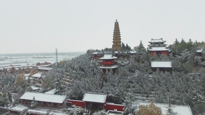 永济市普救寺雪景莺莺塔