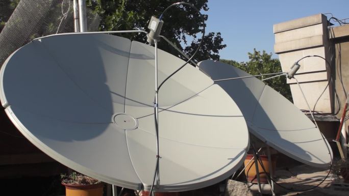 卫星锅-卫星信号接收器