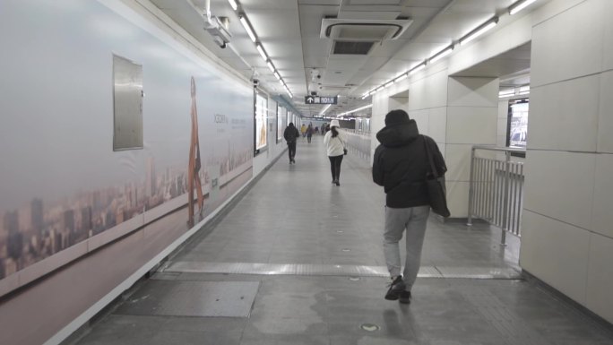 疫情北京地铁实拍