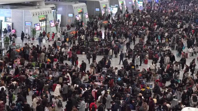 客流量很大的杭州火车东站