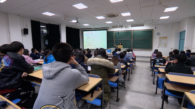 图书馆教室晚自习大学课堂大学晚自习