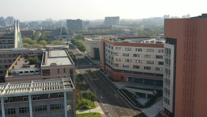 4原素材-疫情停学的上海工程技术大学