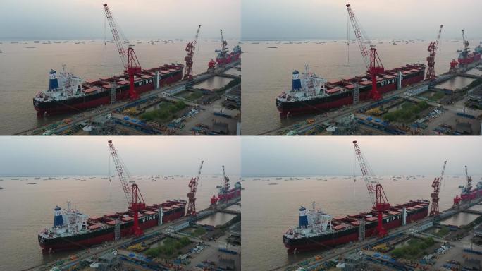 4K航拍南通长江轮船造船企业工业