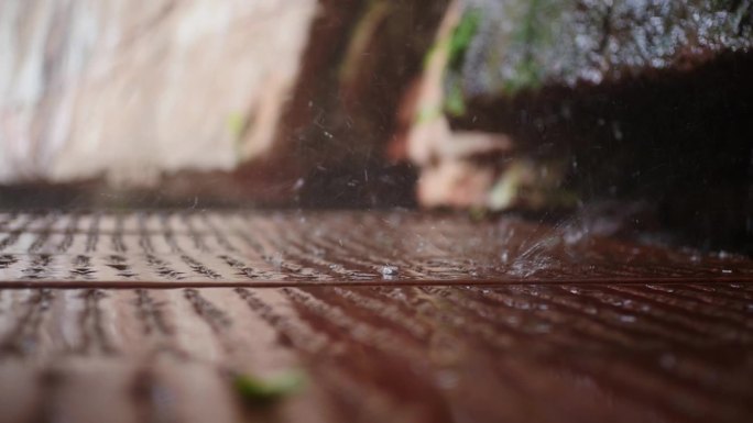 下雨慢镜头慢动作