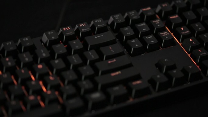 彩色发光科技游戏键盘