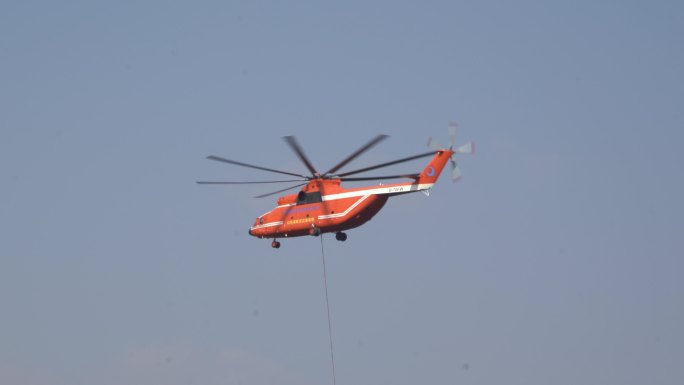 4K-原素材-直升机吊水桶灭火