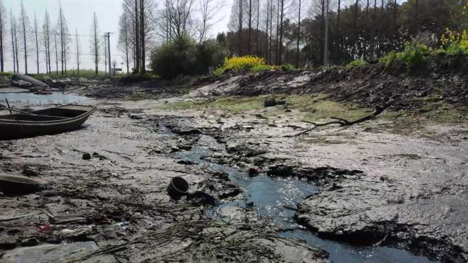 4k慢动作农村河道抽水湖水干涸淤泥清淤