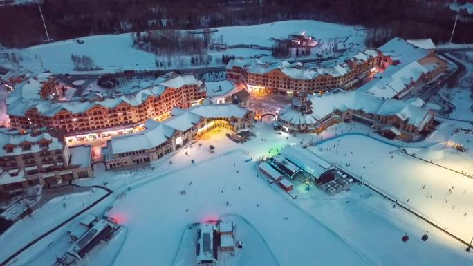 航拍长白山滑雪场夜景