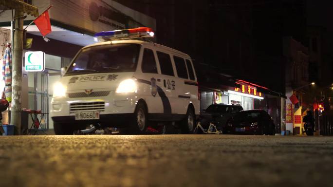 4k-夜晚-街道警车