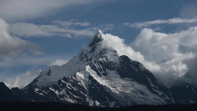 西藏行风景雪山云海天空延时素材2