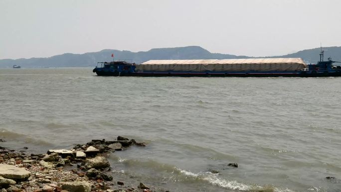 南京长江大桥长江货船