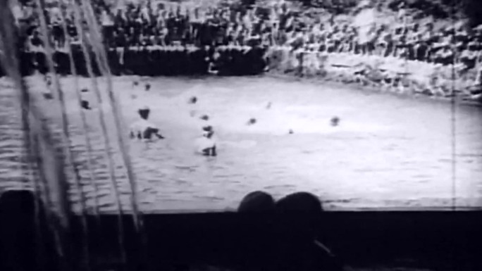 30年代游泳课