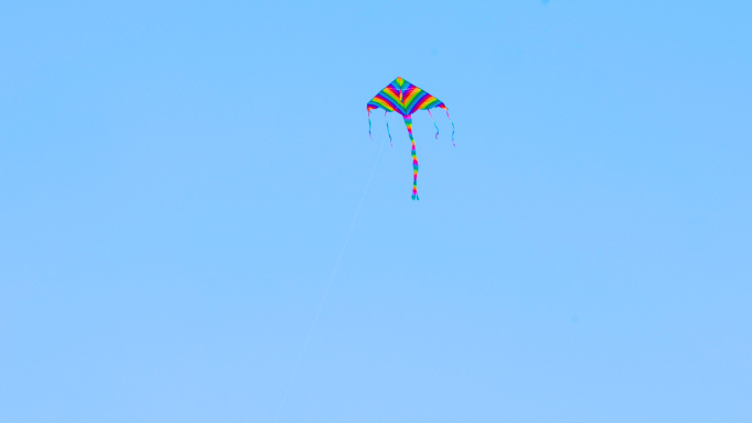 4k蓝天中的风筝
