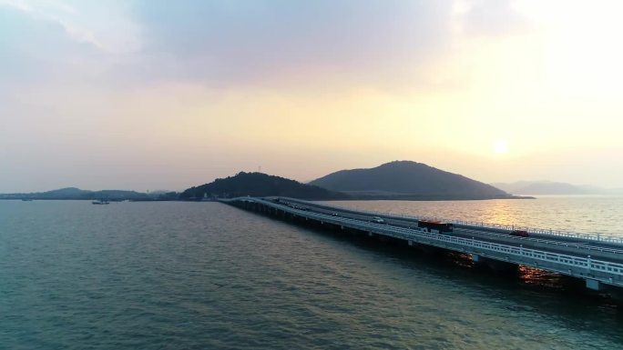 西山太湖太湖大桥夕阳温暖