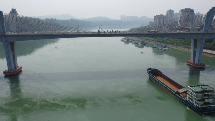 泸州航拍国窖长江大桥跟船江阳区