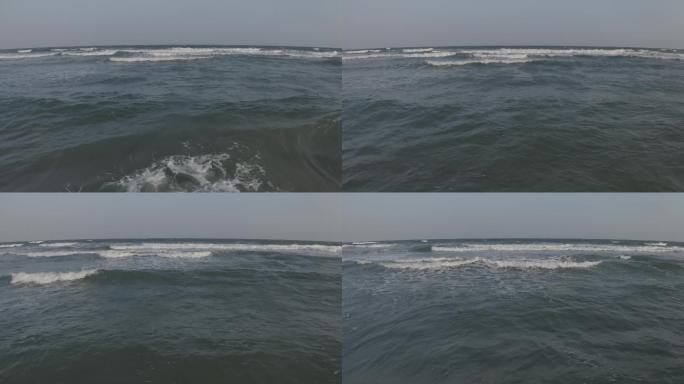 海浪翻滚