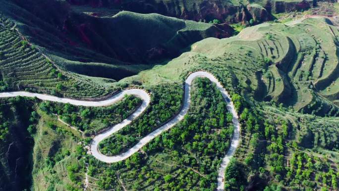 航拍山路，会宁桃花山公路，大山